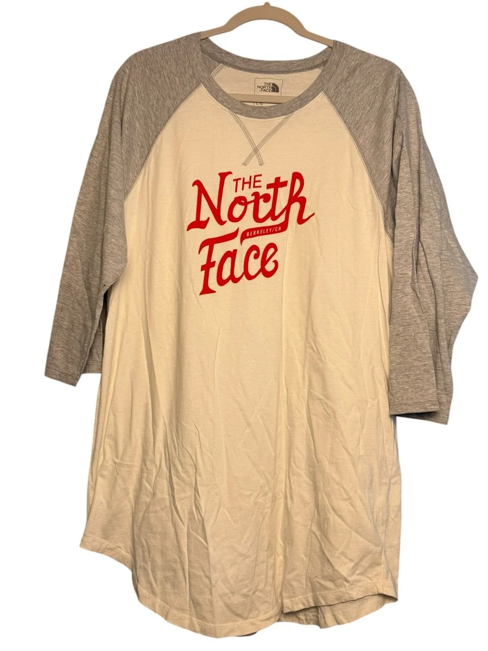 The North Face Berkeley CA Script Logo Raglan Baseball Tee Mens Large Cream Gray